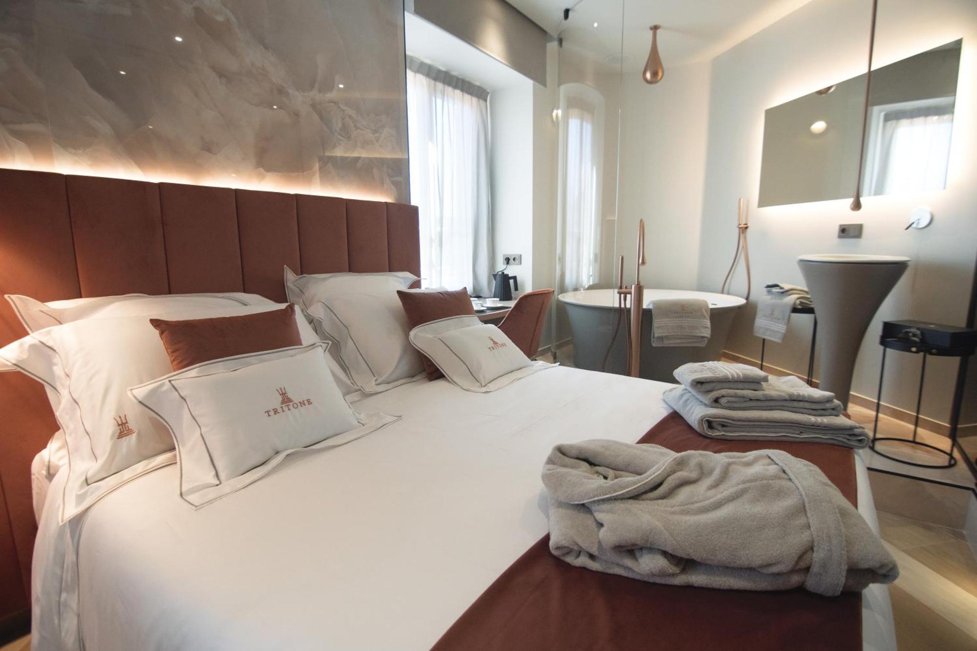 Tritone Luxury Suites Fontana Di Trevi — Photos 3