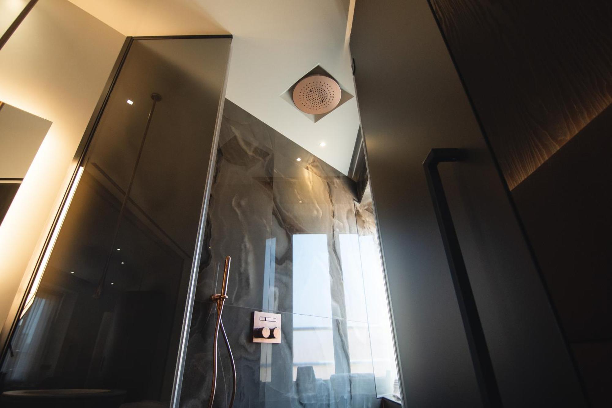 Tritone Luxury Suites Fontana Di Trevi — Photos 2